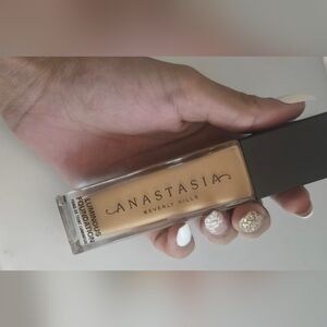 Anastasia beverly hills luminous foundation